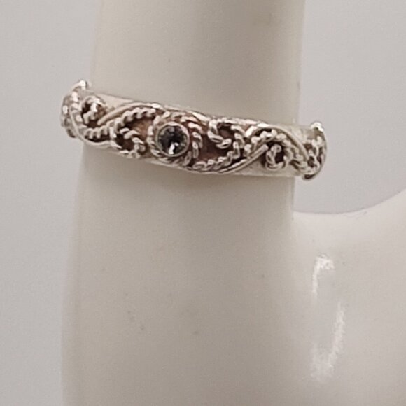 Cutest little braided silver ring, Size 7 1/2 - Picture 10 of 11